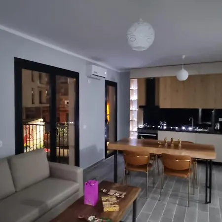 Mine Peza Lux Apartment Tirana